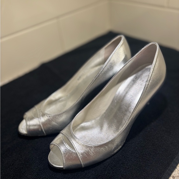 Stuart Weitzman Silver Heels - Picture 2 of 9